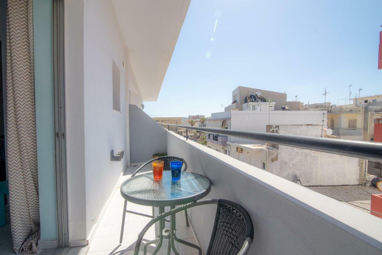 3rd Floor Next To The Beachfront Apartment